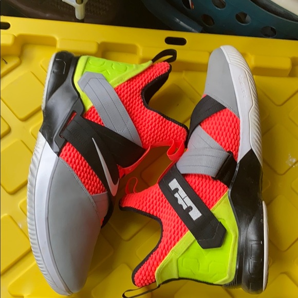 LeBron Soldier XII SFG Size 17 - Picture 4 of 4